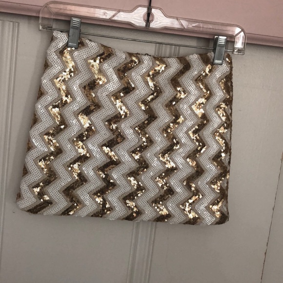 WINDSOR white and gold chevron sparkly mini skirt - Picture 4 of 6